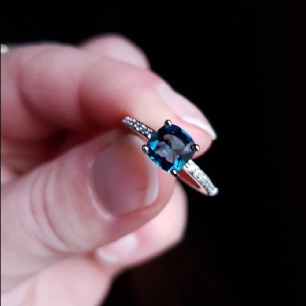 5⭐️ FAV BESTSELLER Blue Topaz Cubic Zirconia Ring - Picture 4 of 5